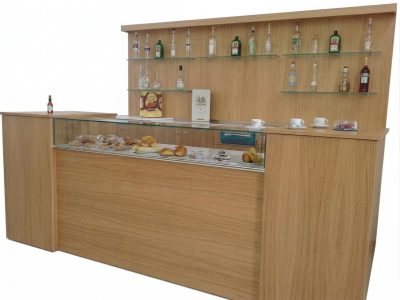 Bancone bar color legno